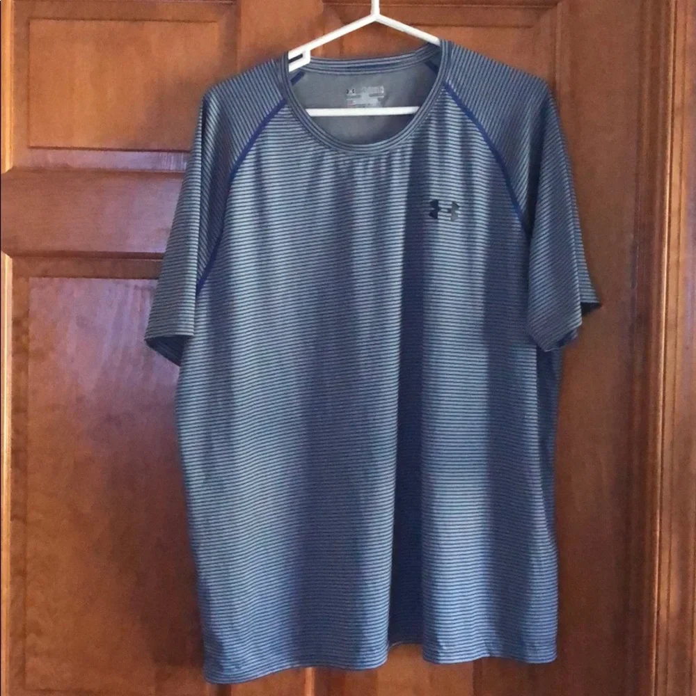 - Under Armour Shirt Size 2XLG